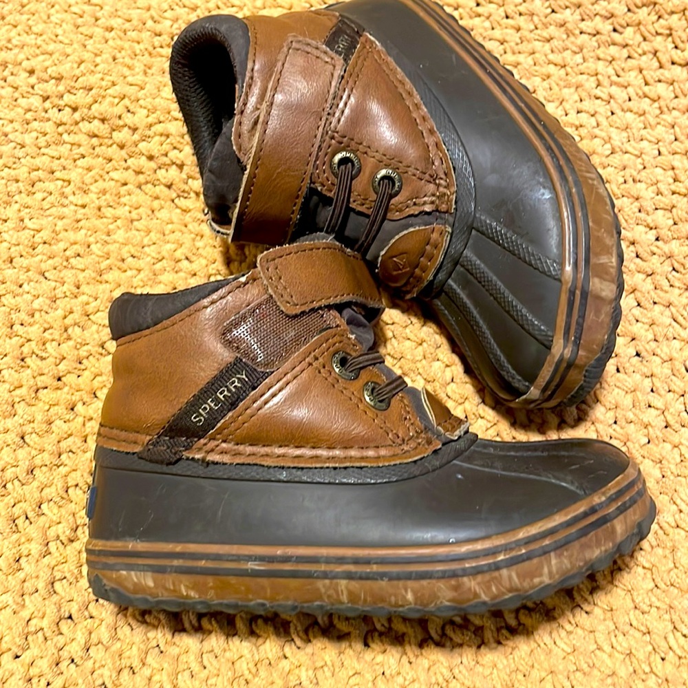 SPERRY little kid waterproof duck boots. Size 9M (toddler).